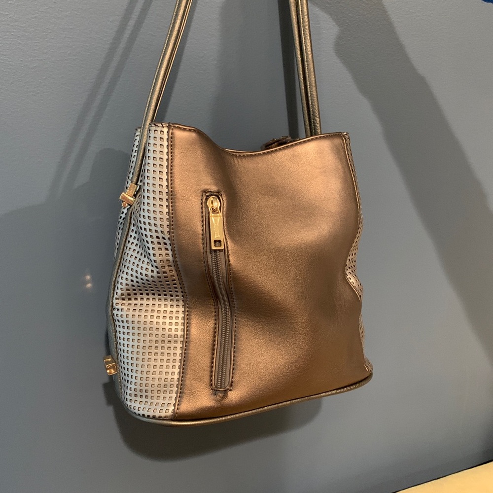 Samoe shoulder bag.
